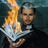 Один из крупнейших книжных Telegram-каналов с галочкой — в продаже